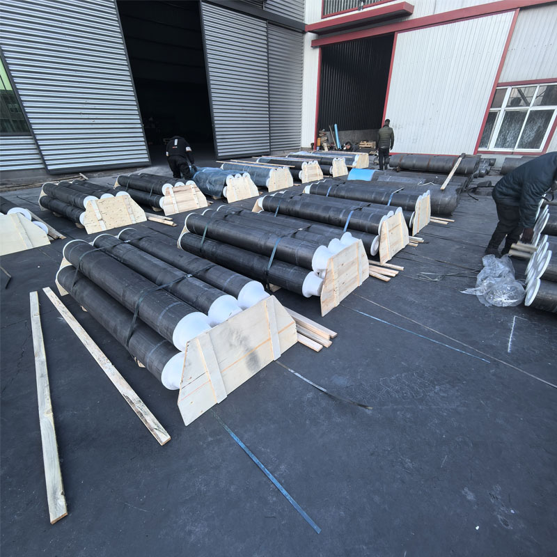 מוטות אלקטרודות גרפיט בעוצמה גבוהה, במיוחד לייצור פלדה ולזיקוק.  קיים במלאי ומוכן למשלוח מיידי.  הזמנות בכמות גדולה זוכות לתמחור מוזל.