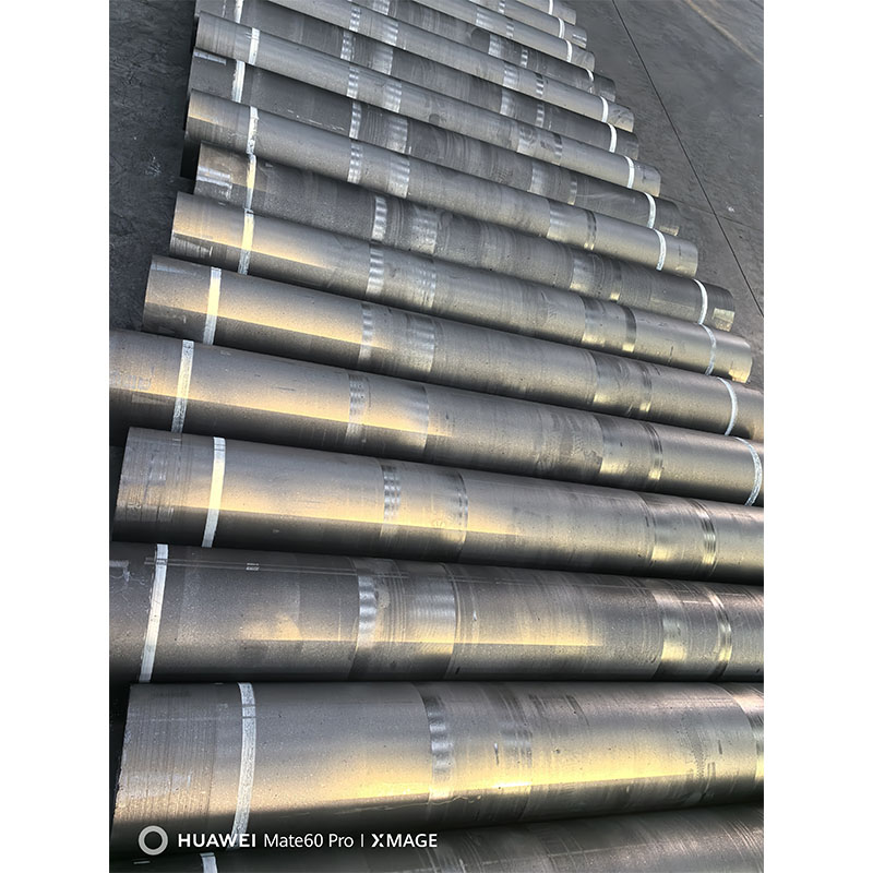 מוטות אלקטרודות גרפיט בעוצמה גבוהה, במיוחד לייצור פלדה ולזיקוק.  קיים במלאי ומוכן למשלוח מיידי.  הזמנות בכמות גדולה זוכות לתמחור מוזל.