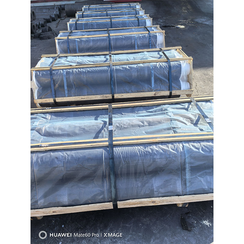 מוטות אלקטרודות גרפיט בעוצמה גבוהה, במיוחד לייצור פלדה ולזיקוק.  קיים במלאי ומוכן למשלוח מיידי.  הזמנות בכמות גדולה זוכות לתמחור מוזל.